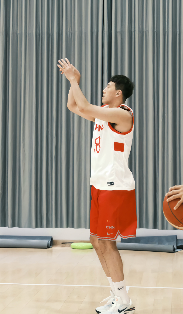 九游网页版入口-包含深圳男篮训练开放日，今夜门线救险引欢呼，葡超在即，团队化学反应显著的词条