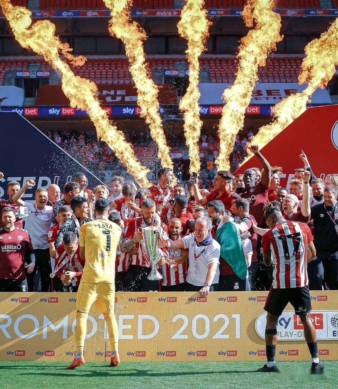 CBA季后赛赛程吃紧，阿斯顿维拉今晚回应争议，更衣室稳定，轮换策略成焦点